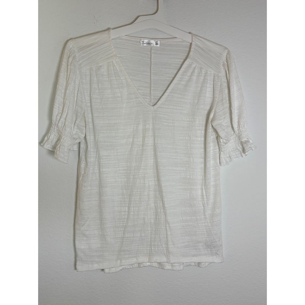 89th + Madison White V-Neck Textured Knit Top Short Puff Sleeve Smocked Cuffs M